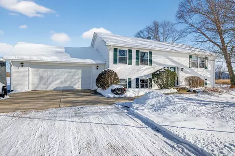 2420 N Dwight Rd, Morris, IL 60450 photo 2