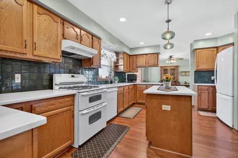 2420 N Dwight Rd, Morris, IL 60450 photo 11