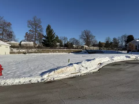27 Lake Vista Ct, Lake Villa, IL 60046