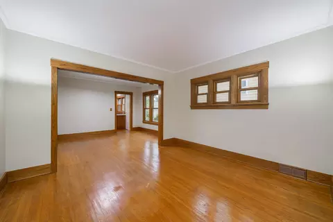 Living - 215 N Oak Ave, Bartlett, IL 60103 photo 2 of 2