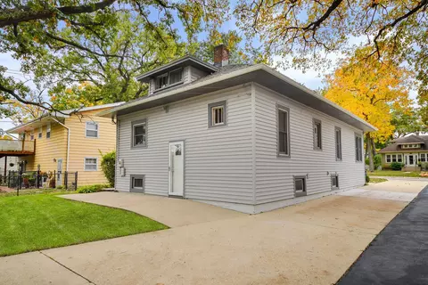 Exterior - 215 N Oak Ave, Bartlett, IL 60103 photo 5 of 6