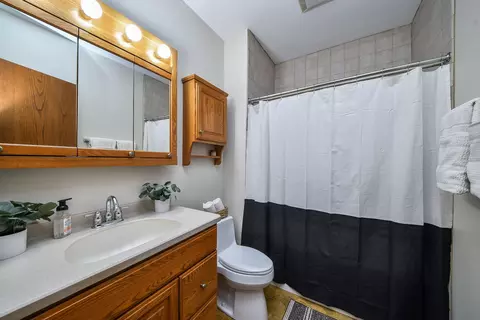 Bath - 215 N Oak Ave, Bartlett, IL 60103 photo 1 of 1