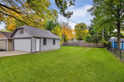 Exterior - 215 N Oak Ave, Bartlett, IL 60103 photo 6 of 6
