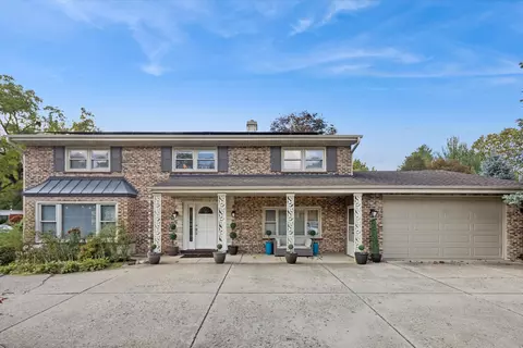 214 N Elmhurst Rd, Prospect Heights, IL 60070