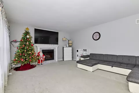 Living - 2002 Havenhill Dr, Plainfield, IL 60586 photo 1 of 2