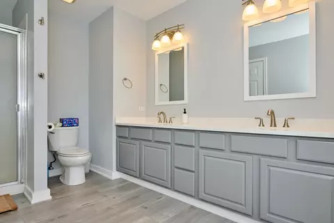 Bath - 2002 Havenhill Dr, Plainfield, IL 60586 photo 5 of 5
