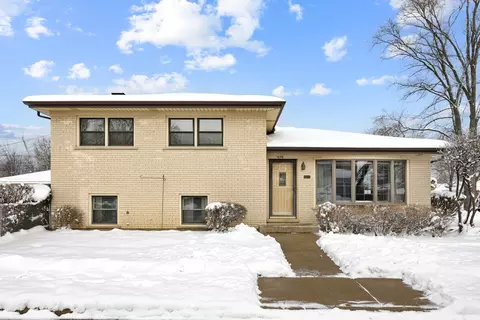 1696 S Elm St, Des Plaines, IL 60018
