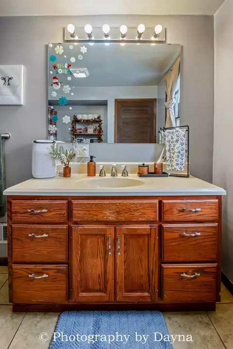 Bath - 545 S Fraser Ave, Kankakee, IL 60901 photo 2 of 3