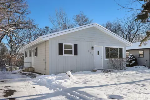 197 Maplewood Dr, Antioch, IL 60002