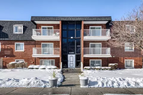 17000 Novak Dr #T-105, Hazel Crest, IL 60429