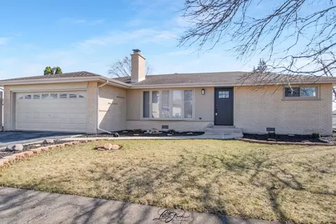 Exterior - 8101 S Oketo Ave, Bridgeview, IL 60455 photo 2 of 4