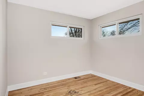 Bedroom - 8101 S Oketo Ave, Bridgeview, IL 60455 photo 3 of 4