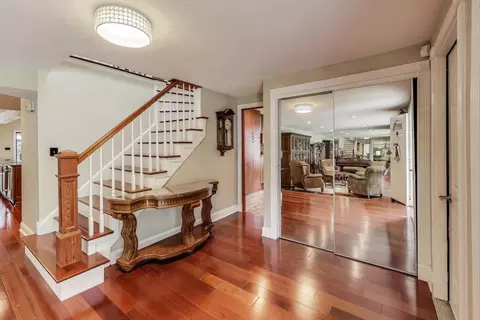Entry Way - 1821 E Boulder Dr, Mount Prospect, IL 60056 photo 1 of 3
