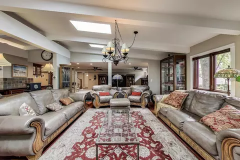 Living - 1821 E Boulder Dr, Mount Prospect, IL 60056 photo 6 of 13