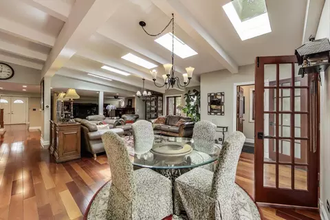Dining - 1821 E Boulder Dr, Mount Prospect, IL 60056 photo 5 of 5
