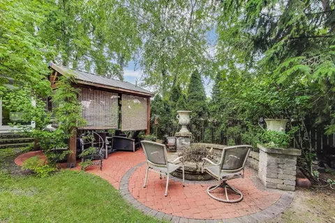 Exterior - 1821 E Boulder Dr, Mount Prospect, IL 60056 photo 7 of 13