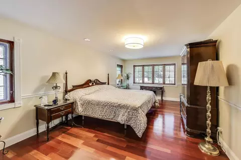 Bedroom - 1821 E Boulder Dr, Mount Prospect, IL 60056 photo 2 of 4