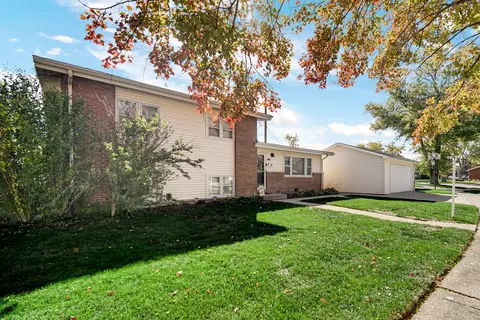 420 Carey Ct, Chicago Heights, IL 60411