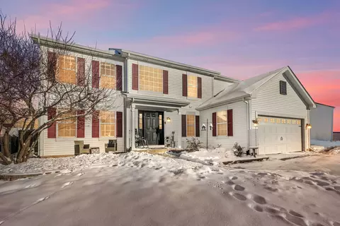 39 W Bluebell Ave, Cortland, IL 60112
