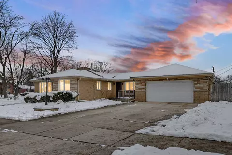 Exterior - 3740 153rd St, Midlothian, IL 60445 photo 2 of 5