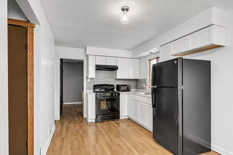 Kitchen - 3740 153rd St, Midlothian, IL 60445 photo 3 of 3