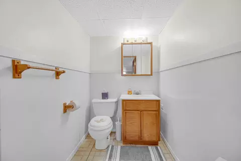 Bath - 293 W 15th St, Chicago Heights, IL 60411 photo 1 of 2