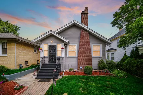 293 W 15th St, Chicago Heights, IL 60411