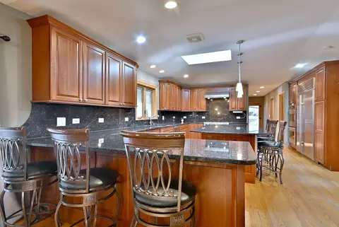1403 Forest Dr, Glenview, IL 60025 photo 8
