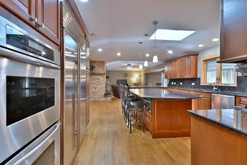 1403 Forest Dr, Glenview, IL 60025 photo 5