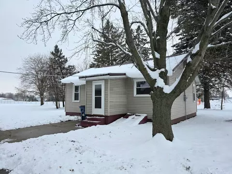 2909 W Lefevre Rd, Sterling, IL 61081