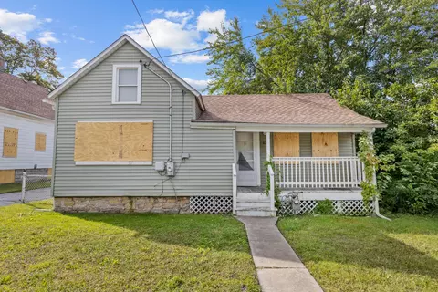 Exterior - 631 E 142nd St, Dolton, IL 60419 photo 1 of 4