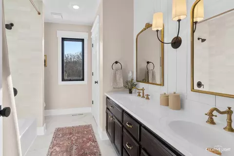 Bath - 1166 Challenge Rd, Batavia, IL 60510 photo 3 of 3