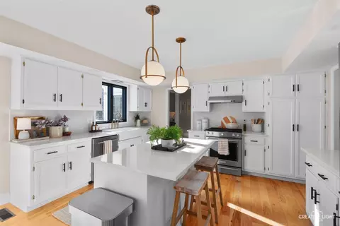 Kitchen - 1166 Challenge Rd, Batavia, IL 60510 photo 1 of 2