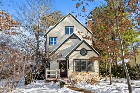177 Washington Rd, Lake Forest, IL 60045