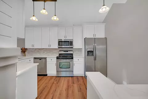 Kitchen - 2357 Twilight Dr, Aurora, IL 60503 photo 3 of 5