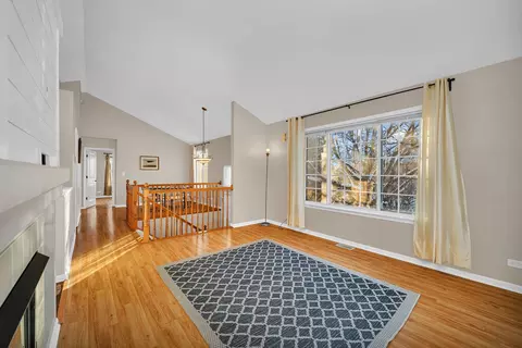 Living - 2357 Twilight Dr, Aurora, IL 60503 photo 4 of 5