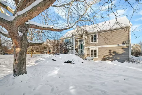 Exterior - 2357 Twilight Dr, Aurora, IL 60503 photo 2 of 7