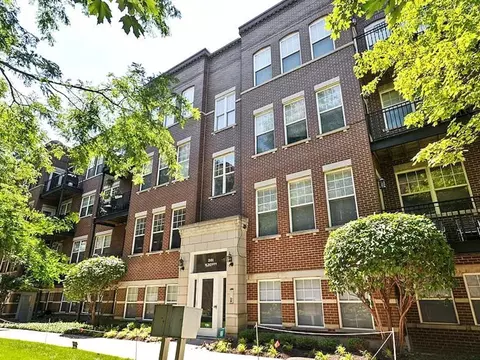 301 W Scott St #103, Chicago, IL 60610