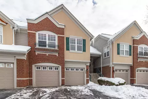 349 Pine Lake Cir, Vernon Hills, IL 60061