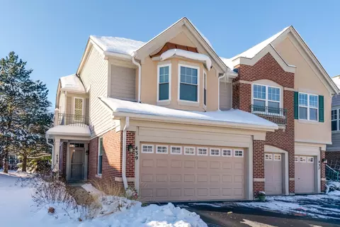 439 Pine Lake Cir, Vernon Hills, IL 60061