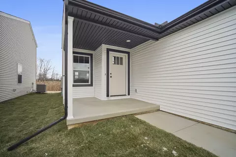 Exterior - 1 Eric Ct, Bloomington, IL 61705 photo 2 of 3