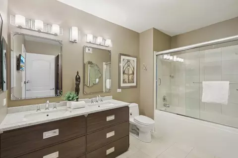 Bath - 450 E Waterside Dr #2103, Chicago, IL 60601 photo 1 of 3