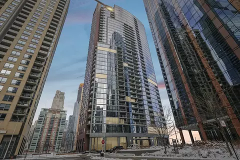 450 E Waterside Dr #2103, Chicago, IL 60601