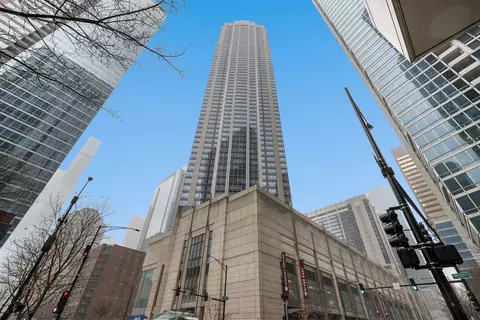 512 N Mcclurg Ct #1705, Chicago, IL 60611