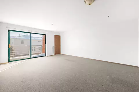 Living - 3255 Kirchoff Rd #306, Rolling Meadows, IL 60008 photo 2 of 3