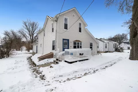 1104 S 4th St, Oregon, IL 61061