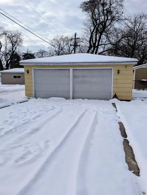 Exterior - 3253 Bernice Rd, Lansing, IL 60438 photo 4 of 5