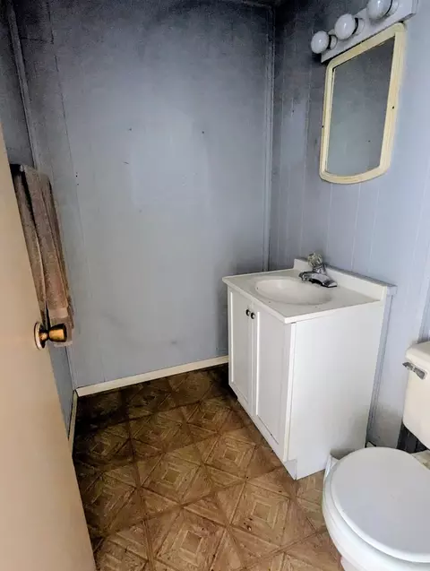 Bath - 3253 Bernice Rd, Lansing, IL 60438 photo 2 of 2