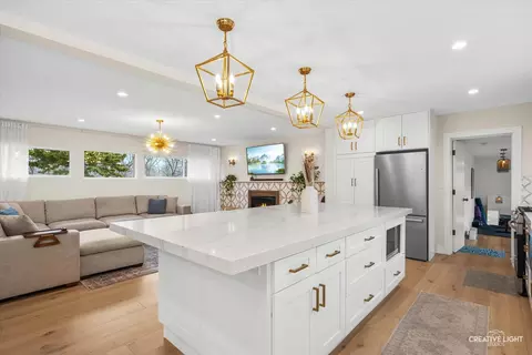 Kitchen - 20 Forbes Rd, Riverside, IL 60546 photo 2 of 4