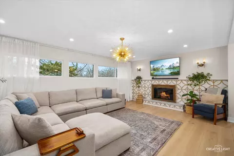Living - 20 Forbes Rd, Riverside, IL 60546 photo 2 of 4